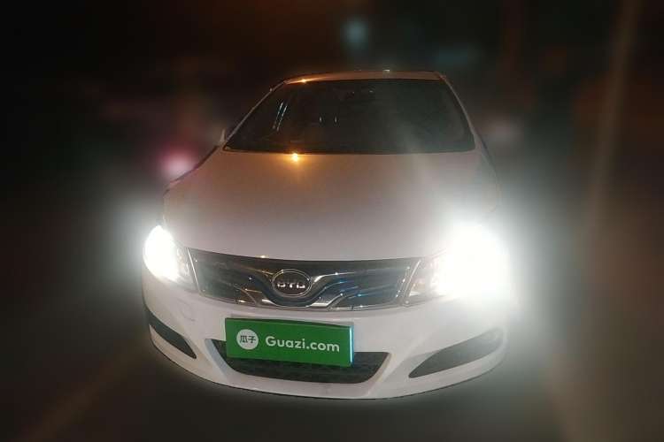 Used BYD e5 2016 300 Luxury Edition Front