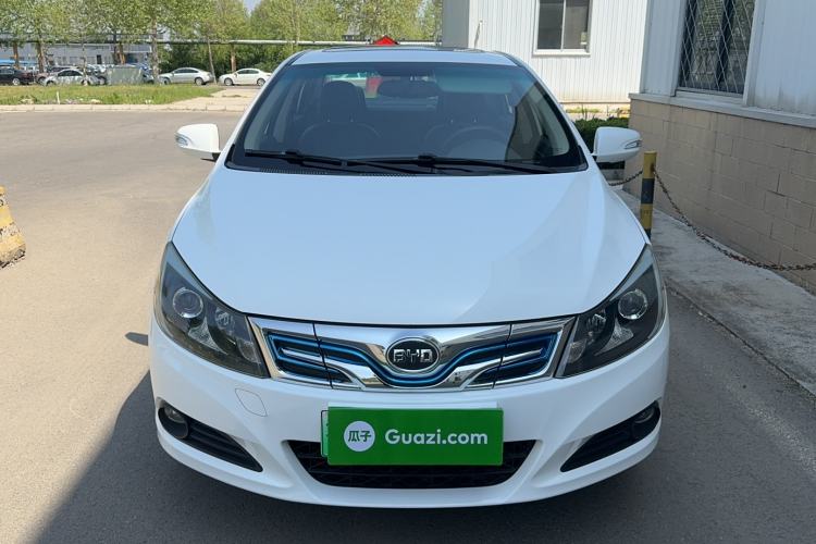 Used BYD e5 2016 300 Luxury Edition Front