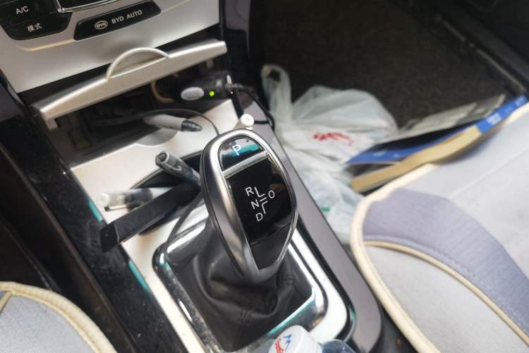 Used BYD e5 2016 300 Luxury Edition Gear Lever