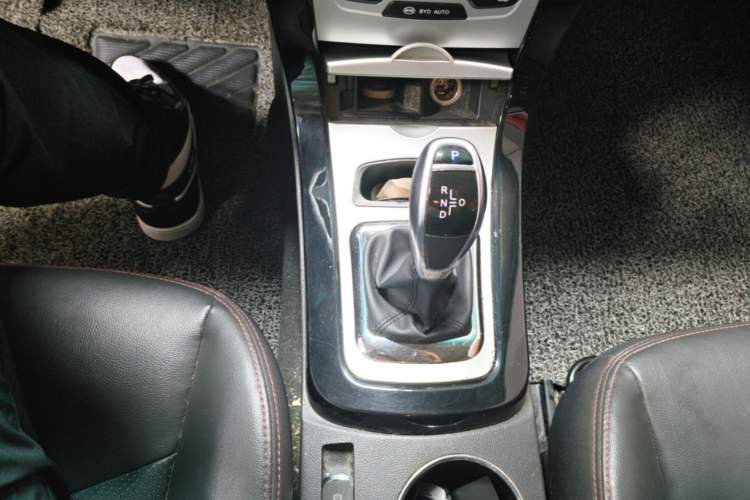 Used BYD e5 2016 300 Luxury Edition Gear Lever