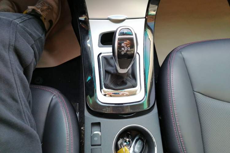 Used BYD e5 2016 300 Luxury Edition Gear Lever