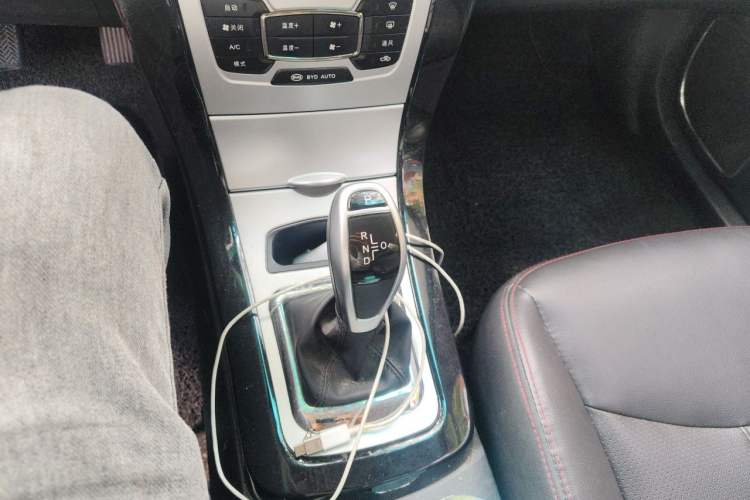 Used BYD e5 2016 300 Luxury Edition Gear Lever