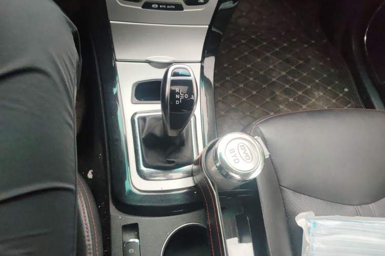 Used BYD e5 2016 300 Luxury Edition Gear Lever