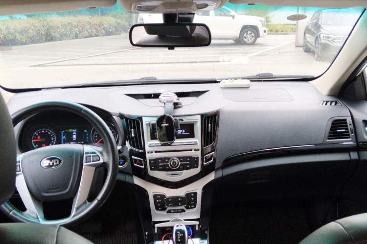 Used BYD e5 2016 300 Luxury Edition Headliner
