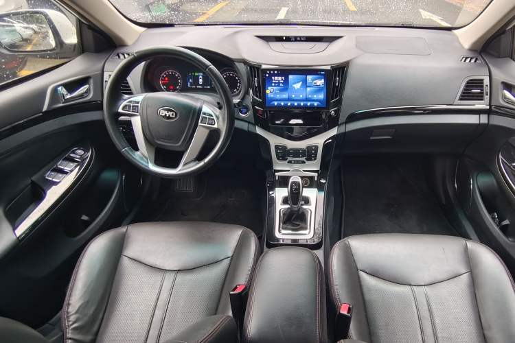Used BYD e5 2016 300 Luxury Edition Interior 1