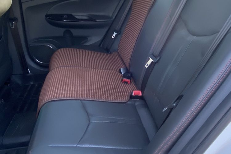 Used BYD e5 2016 300 Prestige Edition Interior 15