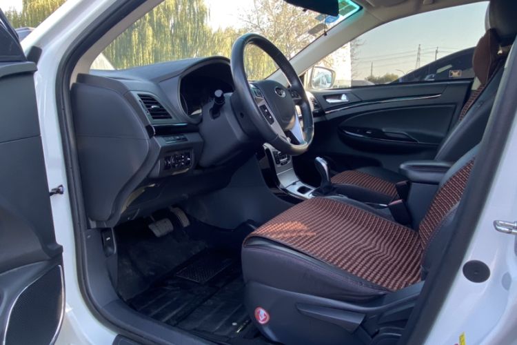 Used BYD e5 2016 300 Prestige Edition Interior 2