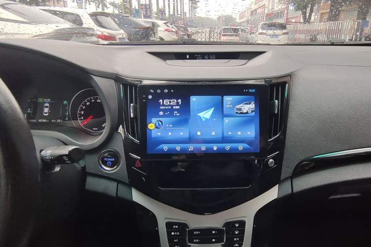 Used BYD e5 2016 300 Luxury Edition Interior 3