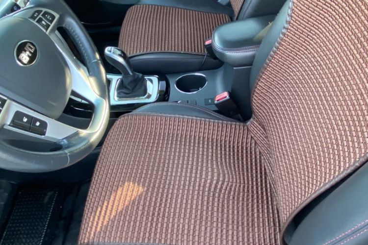 Used BYD e5 2016 300 Prestige Edition Interior 3