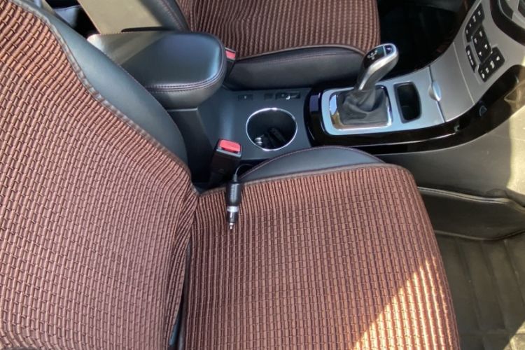 Used BYD e5 2016 300 Prestige Edition Interior 4