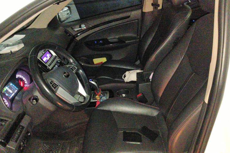 Used BYD e5 2016 300 Luxury Edition Left Front Seat