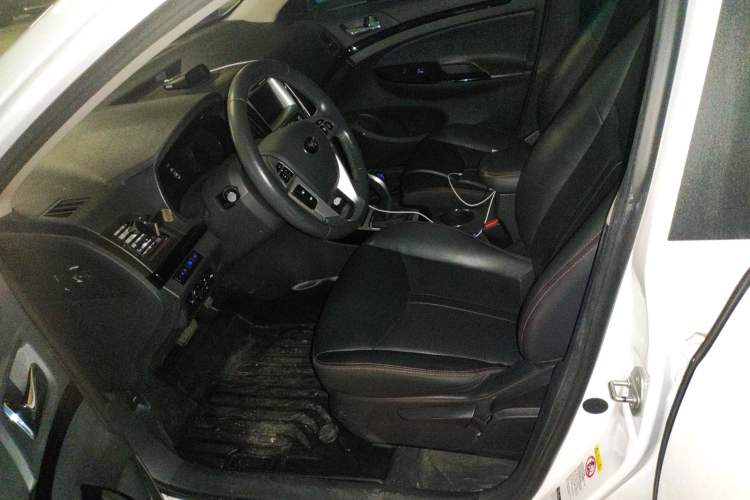 Used BYD e5 2016 300 Prestige Edition Left Front Seat