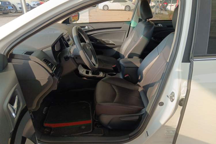 Used BYD e5 2016 300 Luxury Edition Left Front Seat