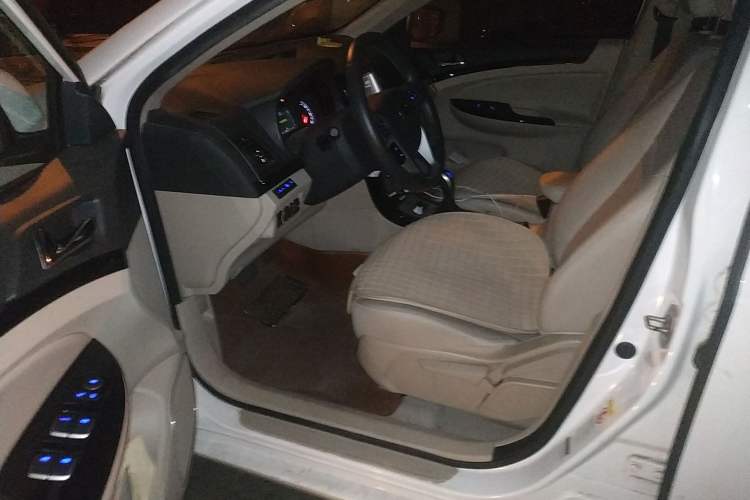 Used BYD e5 2016 300 Luxury Edition Left Front Seat