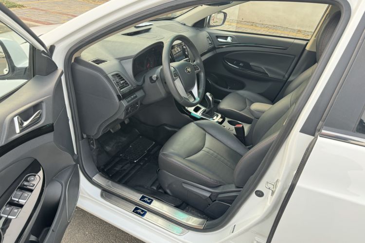 Used BYD e5 2016 300 Luxury Edition Left Front Seat