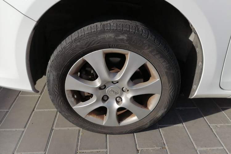 Used BYD e5 2016 300 Luxury Edition Left Front Wheel Hub