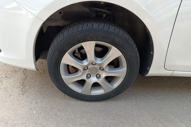 Used BYD e5 2016 300 Luxury Edition Left Front Wheel Hub