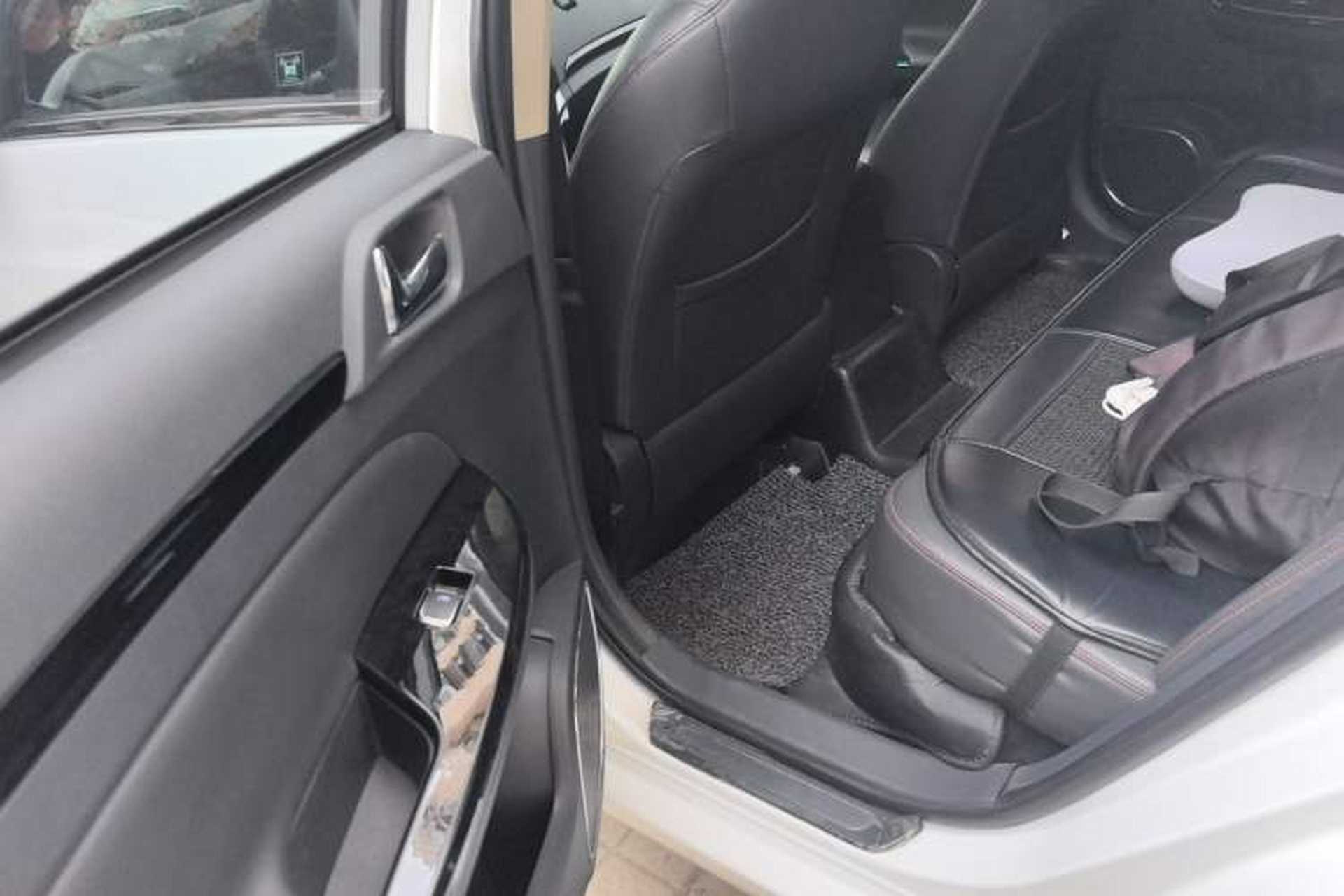 Used BYD e5 2016 300 Luxury Edition Left Rear Seat