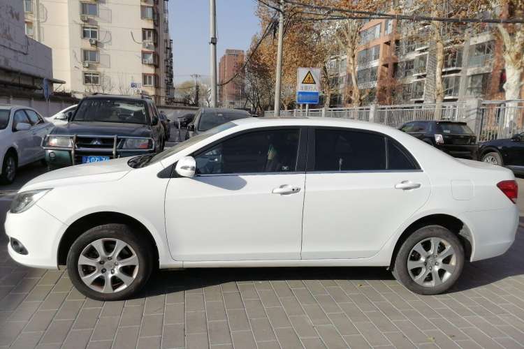 Used BYD e5 2016 300 Luxury Edition Left Side