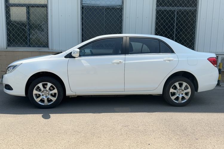 Used BYD e5 2016 300 Luxury Edition Left Side