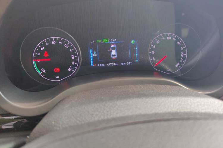 Used BYD e5 2016 300 Luxury Edition Odometer Close Up