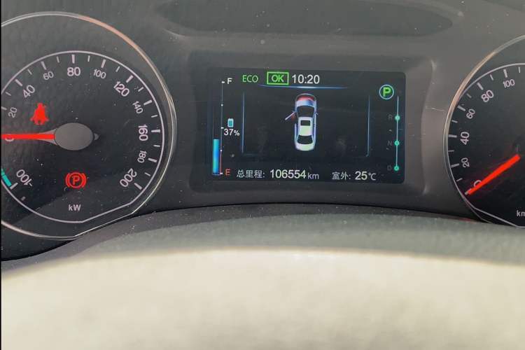 Used BYD e5 2016 300 Luxury Edition Odometer Close Up