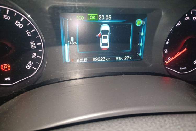 Used BYD e5 2016 300 Prestige Edition Odometer Close Up