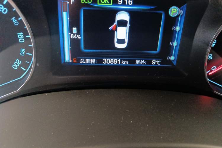 Used BYD e5 2016 300 Luxury Edition Odometer Close Up