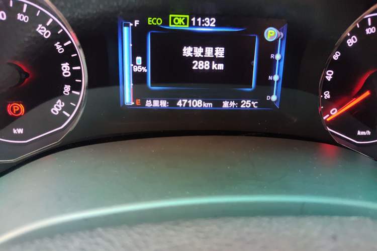 Used BYD e5 2016 300 Luxury Edition Odometer Close Up