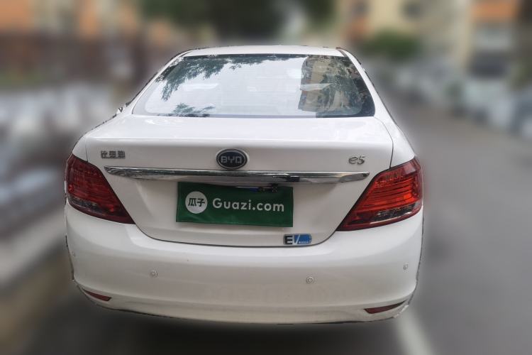 Used BYD e5 2016 300 Luxury Edition Rear
