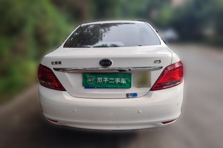 Used BYD e5 2016 300 Luxury Edition Rear
