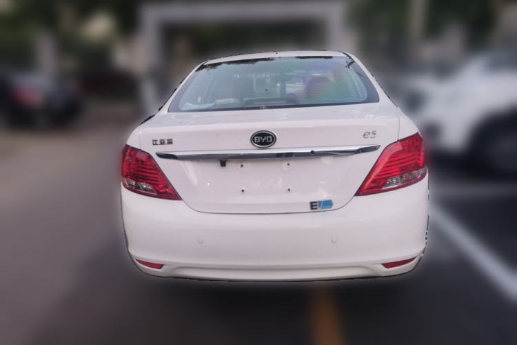 Used BYD e5 2016 300 Luxury Edition Rear