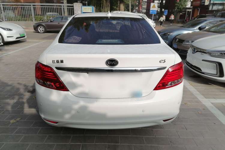 Used BYD e5 2016 300 Prestige Edition Rear