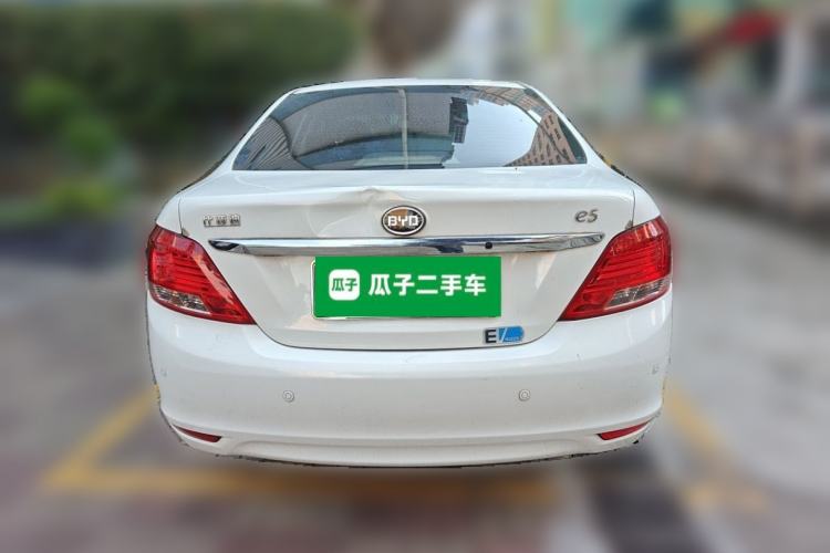 Used BYD e5 2016 300 Luxury Edition Rear