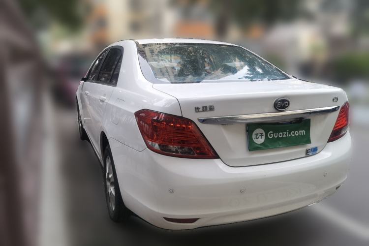 Used BYD e5 2016 300 Luxury Edition Rear Left 45 Deg