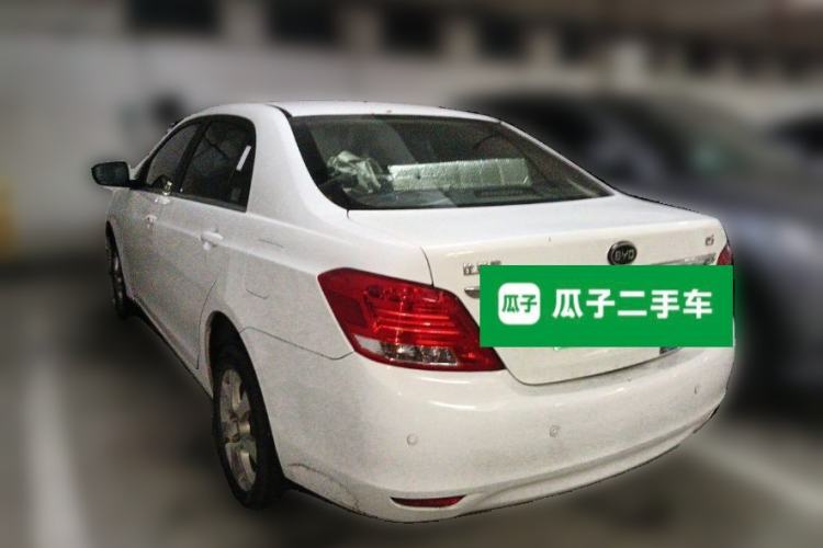 Used BYD e5 2016 300 Luxury Edition Rear Left 45 Deg