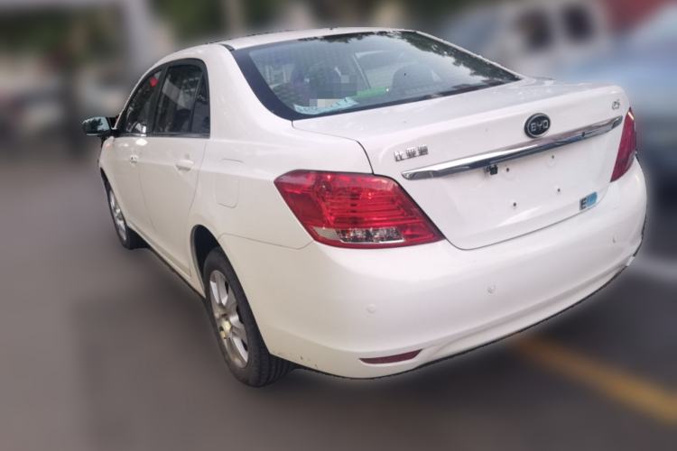 Used BYD e5 2016 300 Luxury Edition Rear Left 45 Deg