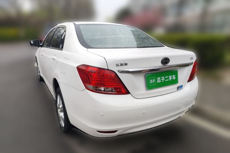Used BYD e5 2016 300 Luxury Edition Rear Left 45 Deg