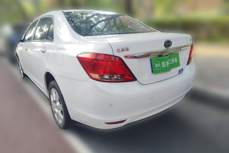 Used BYD e5 2016 300 Luxury Edition Rear Left 45 Deg