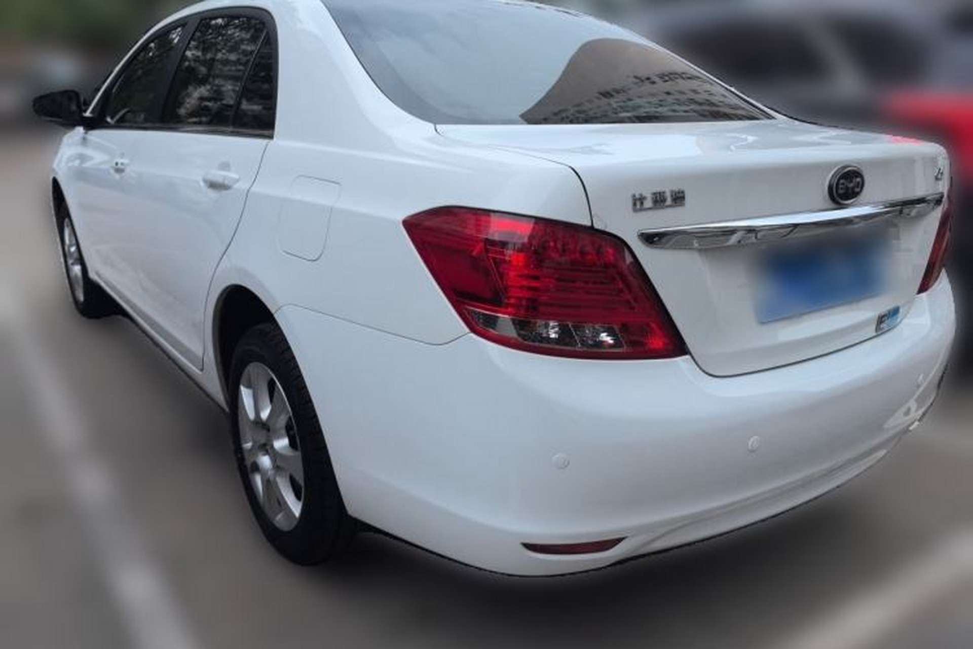 Used BYD e5 2016 300 Luxury Edition Rear Left 45 Deg