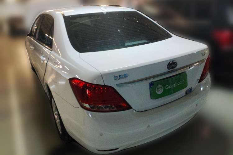 Used BYD e5 2016 300 Prestige Edition Rear Left 45 Deg