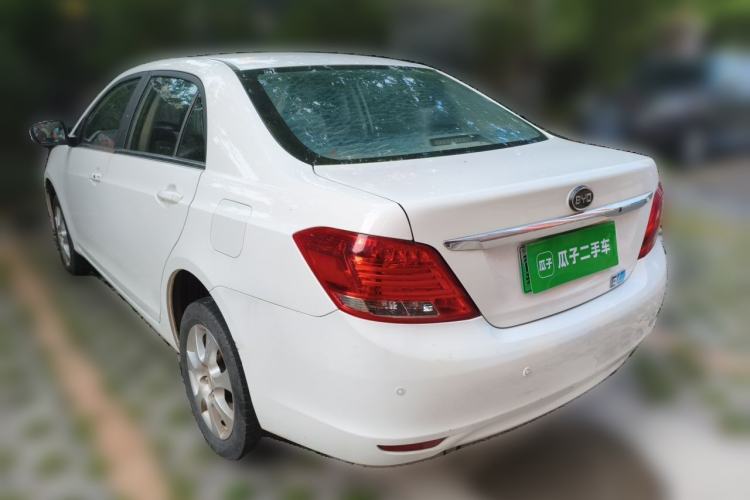 Used BYD e5 2016 300 Luxury Edition Rear Left 45 Deg