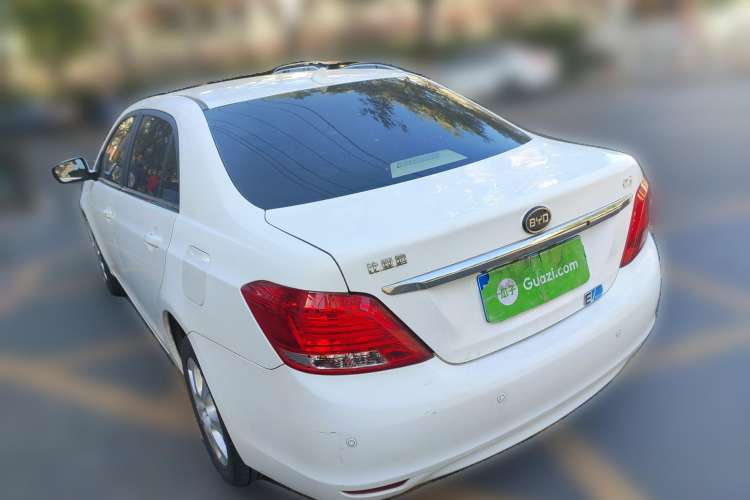 Used BYD e5 2016 300 Luxury Edition Rear Left 45 Deg