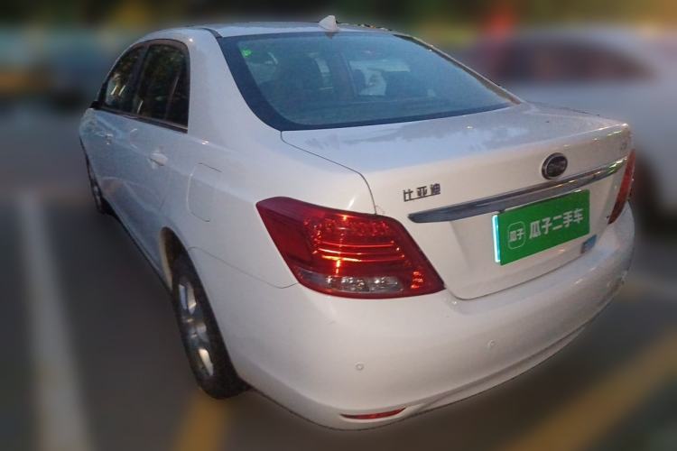 Used BYD e5 2016 300 Prestige Edition Rear Left 45 Deg