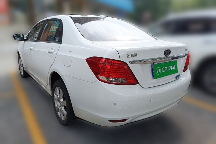 Used BYD e5 2016 300 Prestige Edition Rear Left 45 Deg