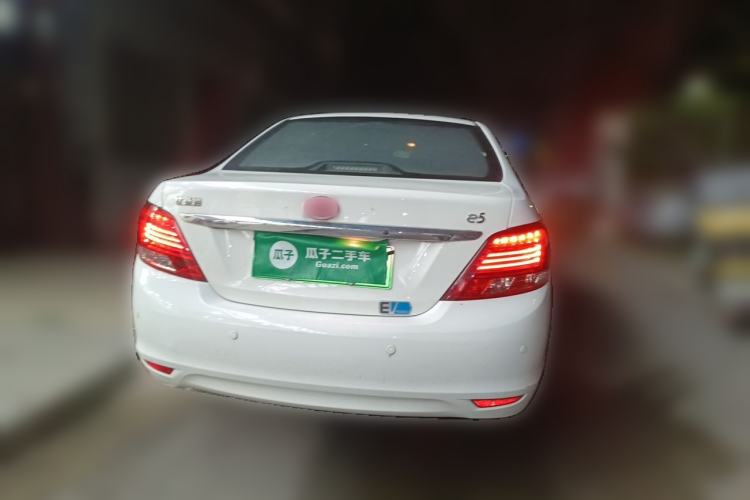 Used BYD e5 2016 300 Luxury Edition Rear