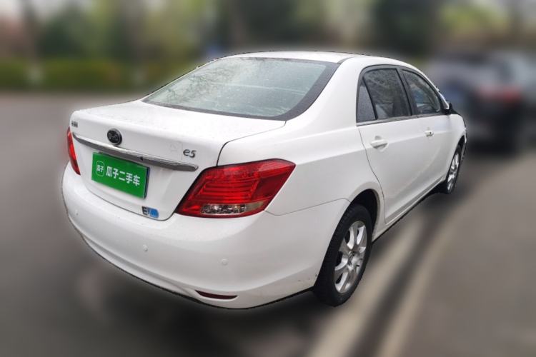 Used BYD e5 2016 300 Luxury Edition Rear Right 45 Deg