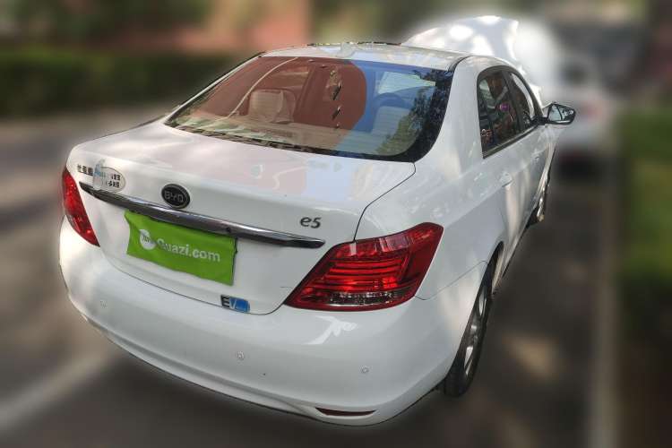 Used BYD e5 2016 300 Luxury Edition Rear Right 45 Deg