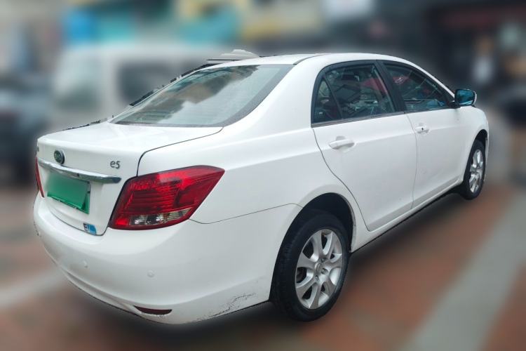 Used BYD e5 2016 300 Luxury Edition Rear Right 45 Deg