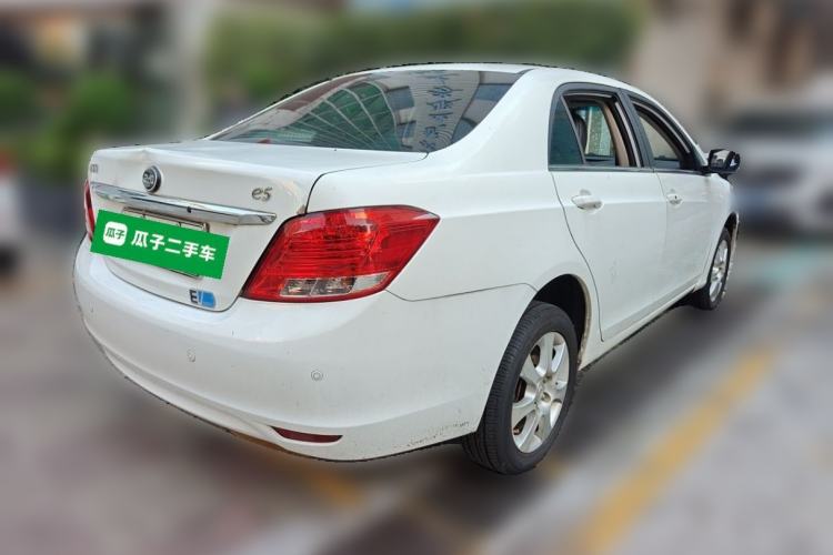 Used BYD e5 2016 300 Luxury Edition Rear Right 45 Deg